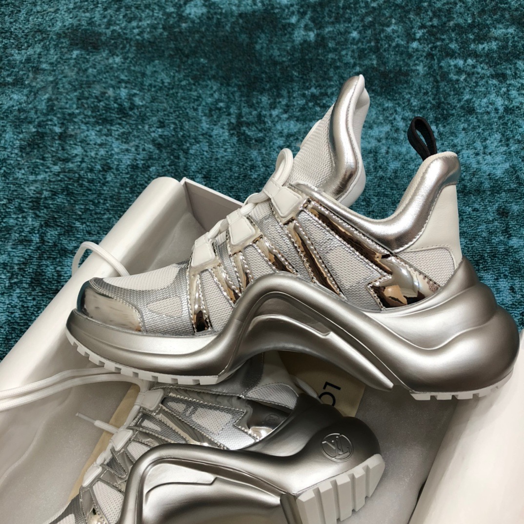 l0*is V*t0n archlight sneaker