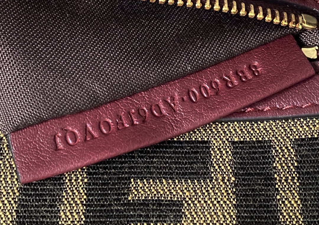 F**di medium baguette bag-26x15x4cm