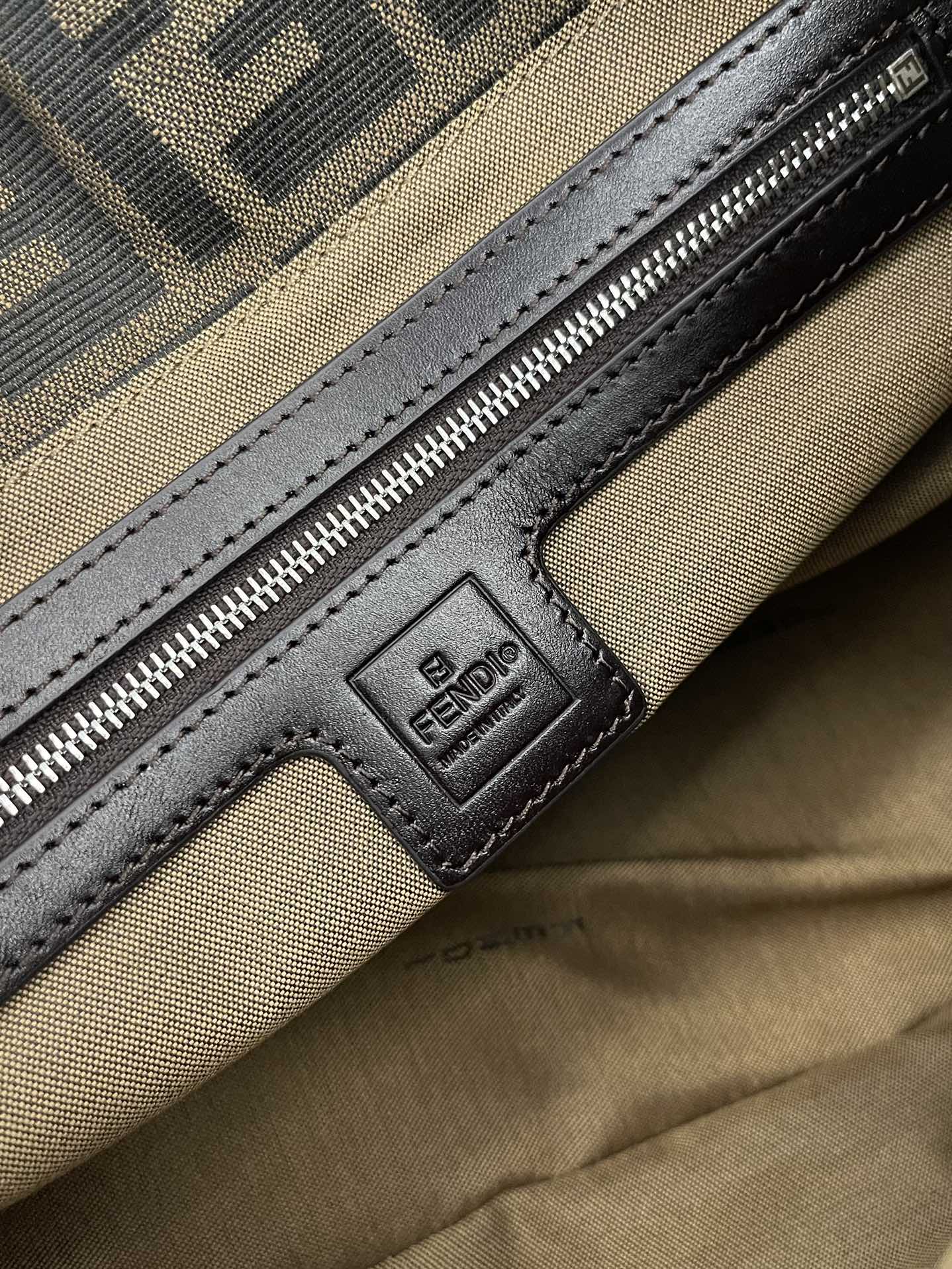 F**di large baguette bag-29x21x12cm