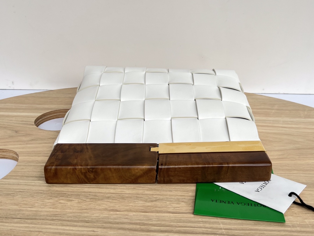 Bo*te*ga nappa pouch-28*26*5cm