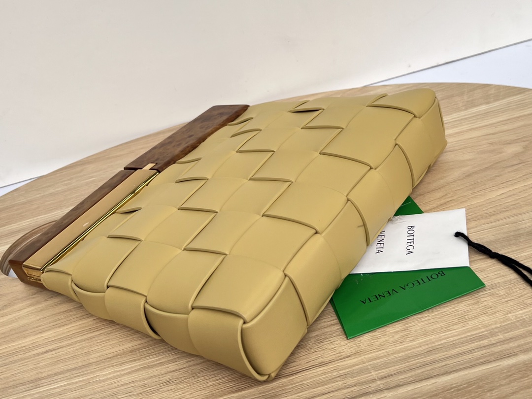 Bo*te*ga nappa pouch-28*26*5cm