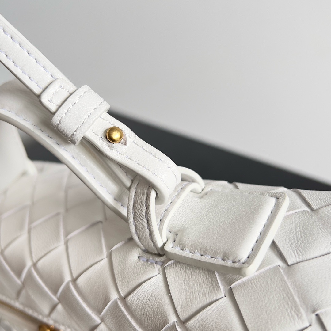 bo*te*ga Ve*ne*ta vanity case bag-22x12.5x5cm