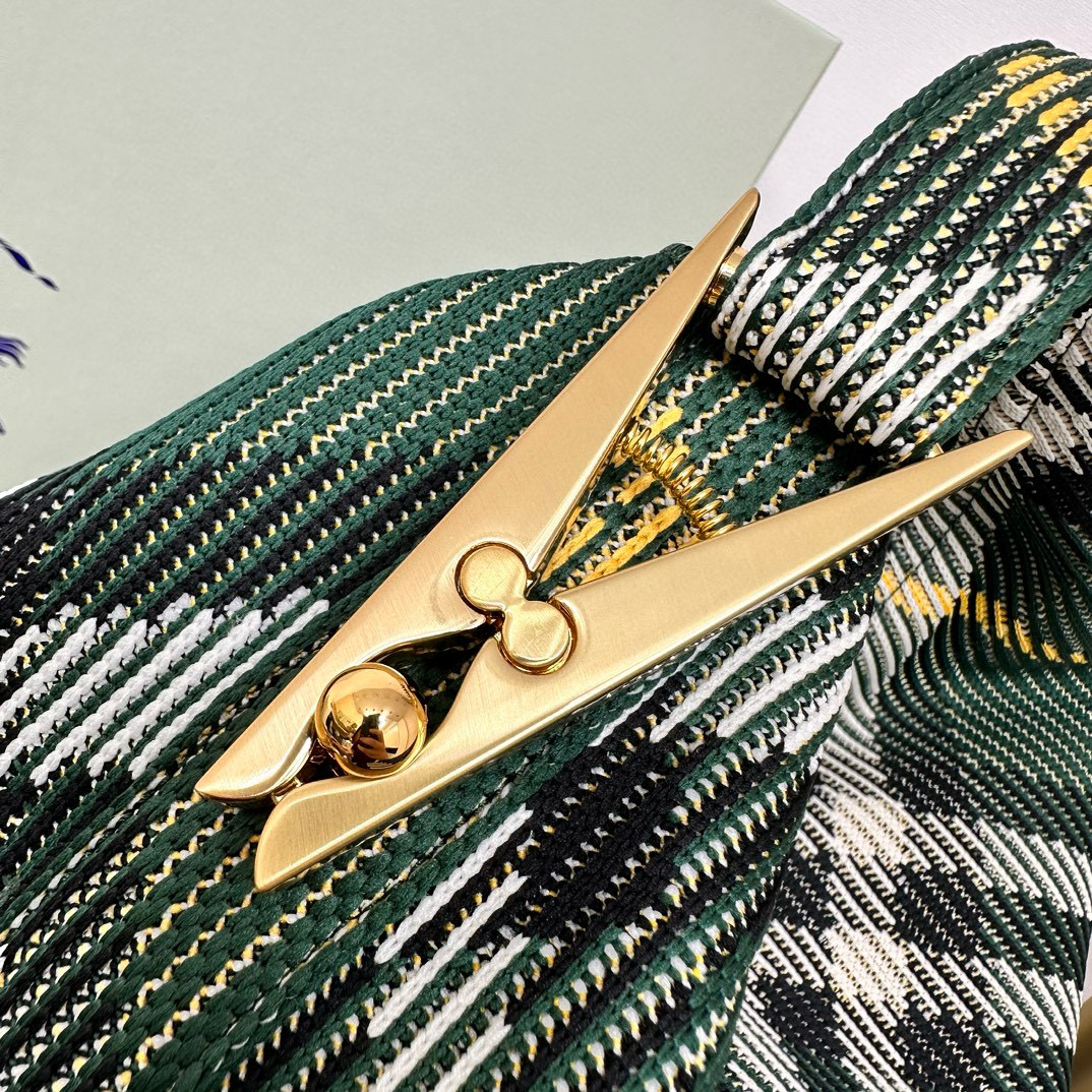 B**rry medium check hobo bag-28.5*16.5*33.5cm