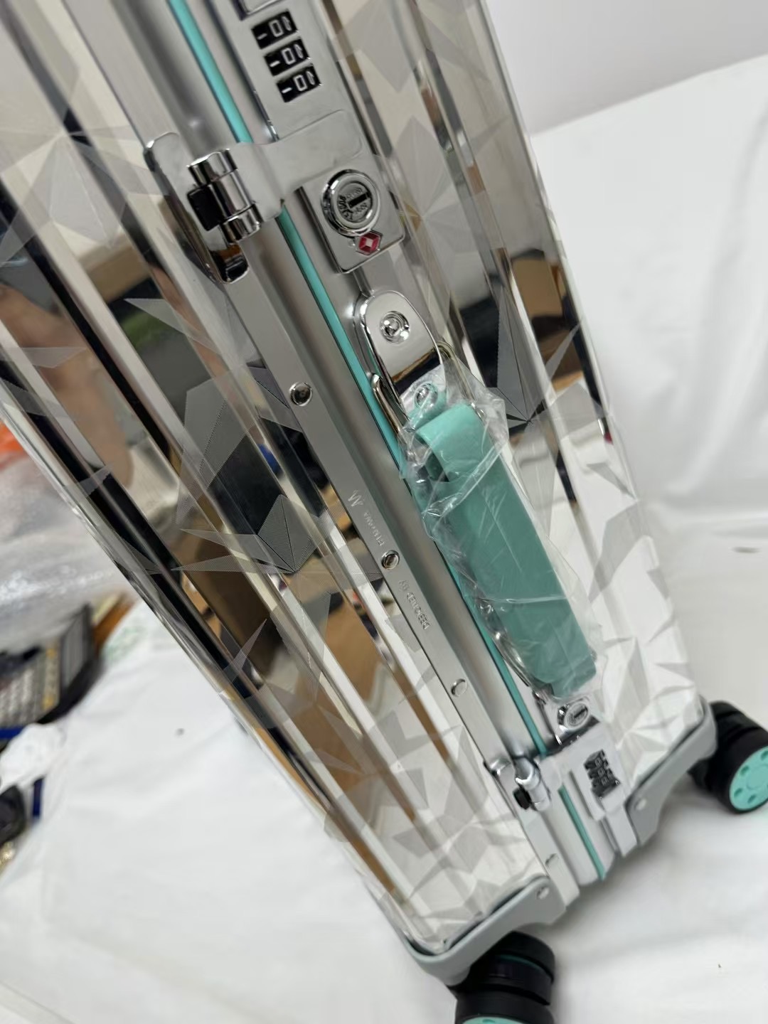 r1m0wa lU*gage-20inch