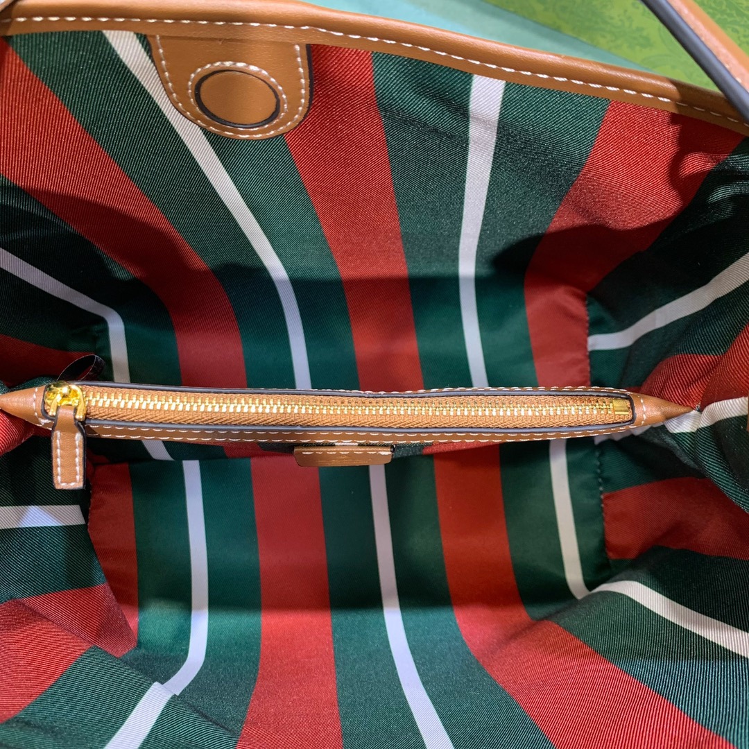 Gvc*1 emblem small shoulder bag-25*25*15.5cm