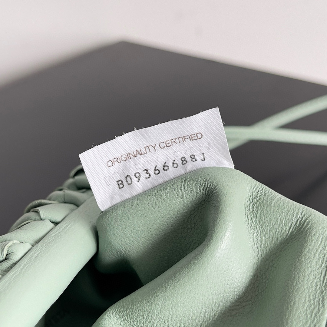 bo*te*ga Ve*ne*ta the pouch bag-22*9cm