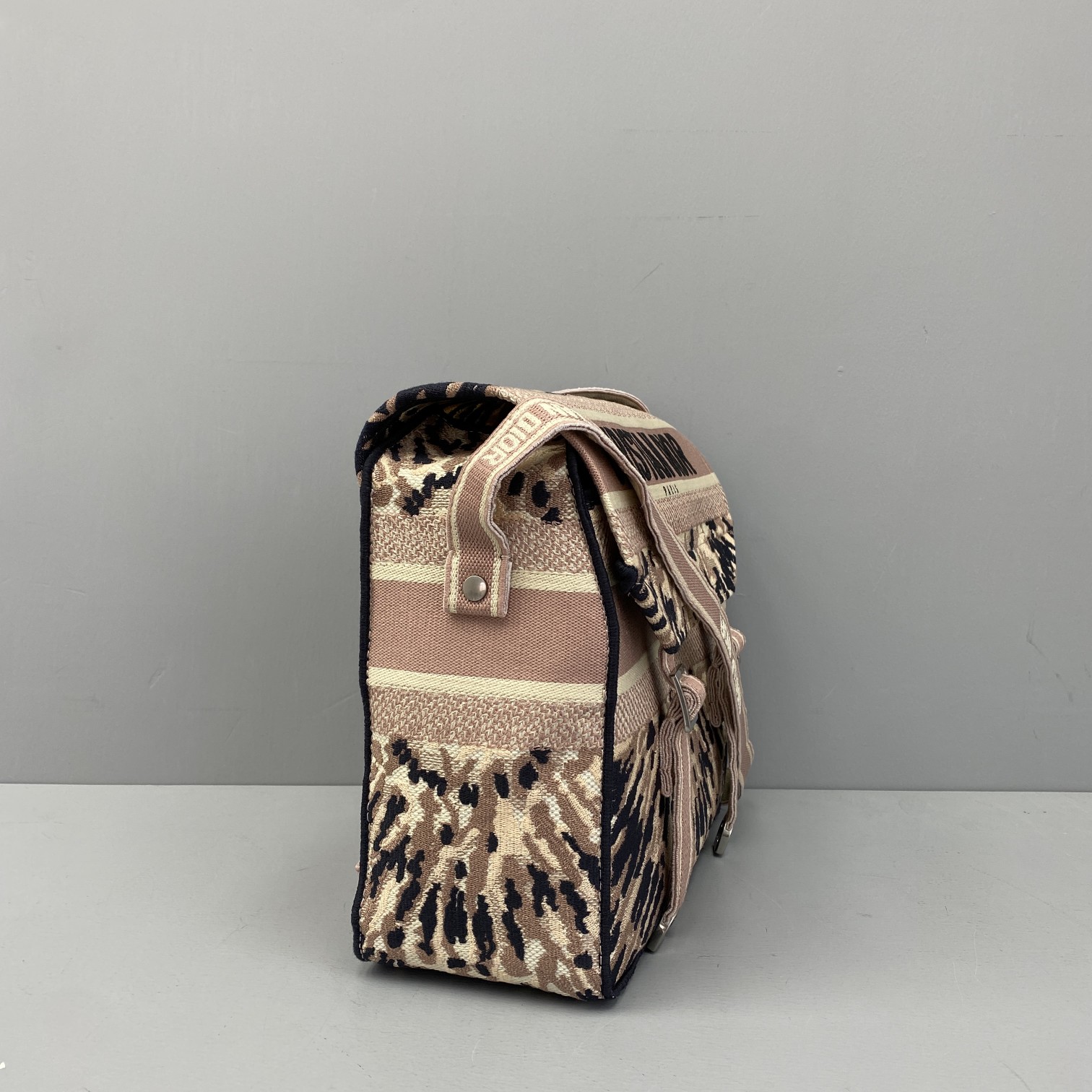 D*or oblique messenger bag-27x28x11cm