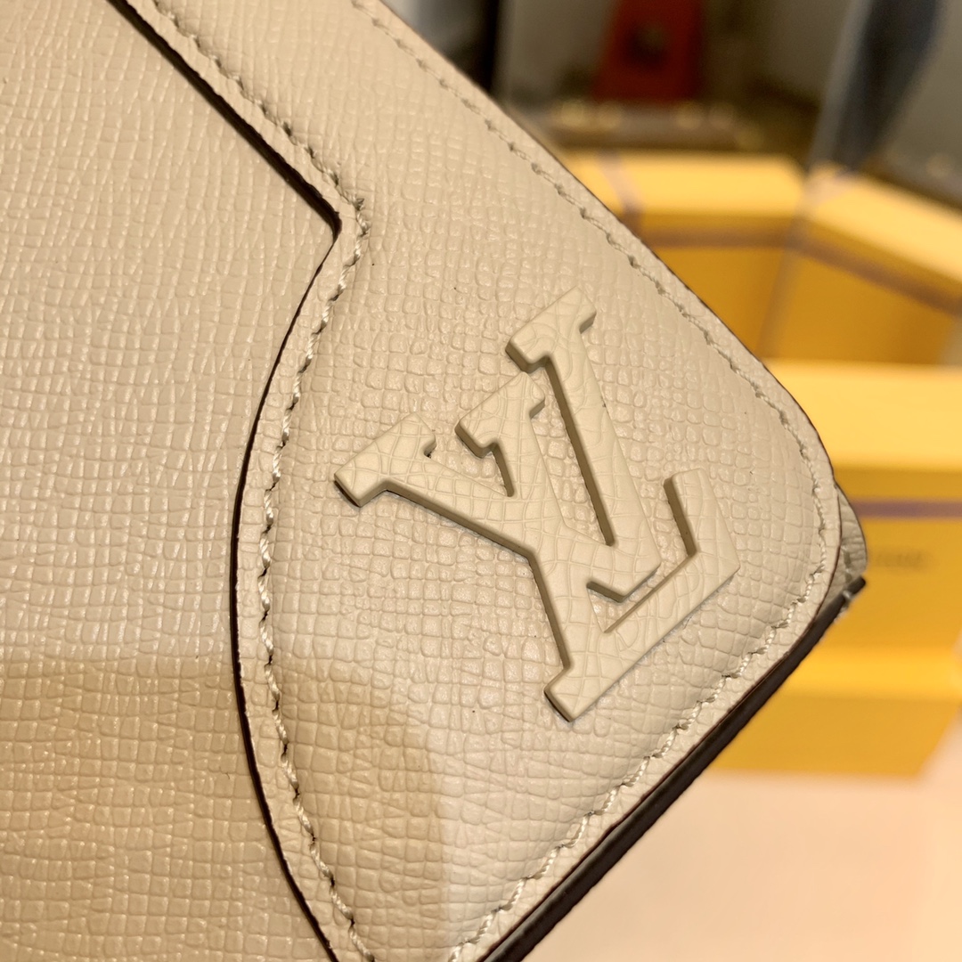 LV New Flap-M30807-28.3 x 18.3 x 4.3CM