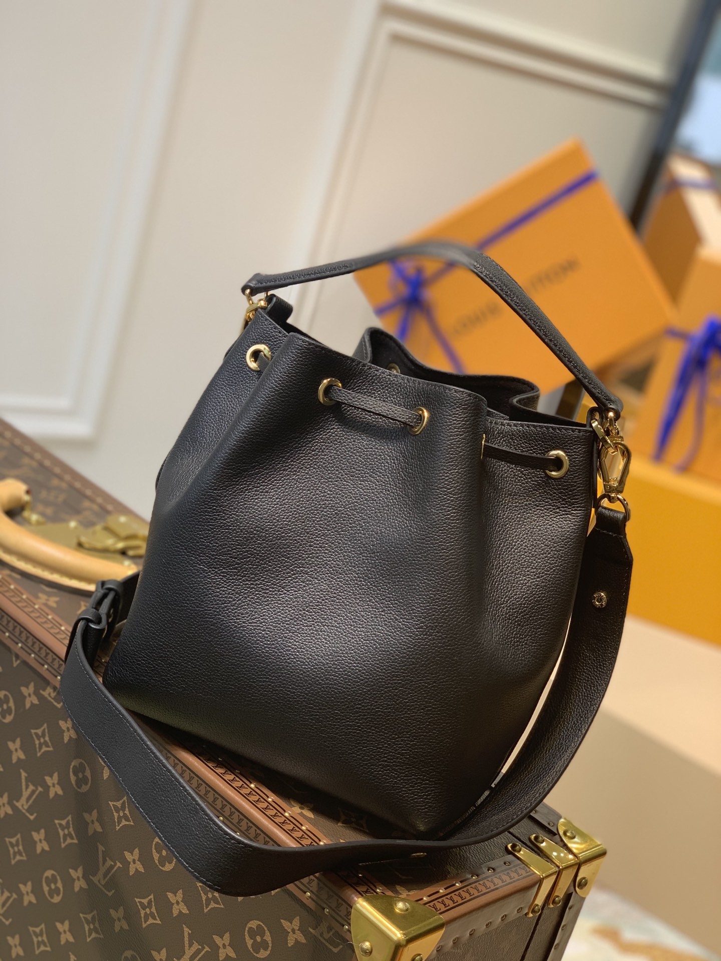 l0*is V*t0n lockme bucket-20*13*22cm