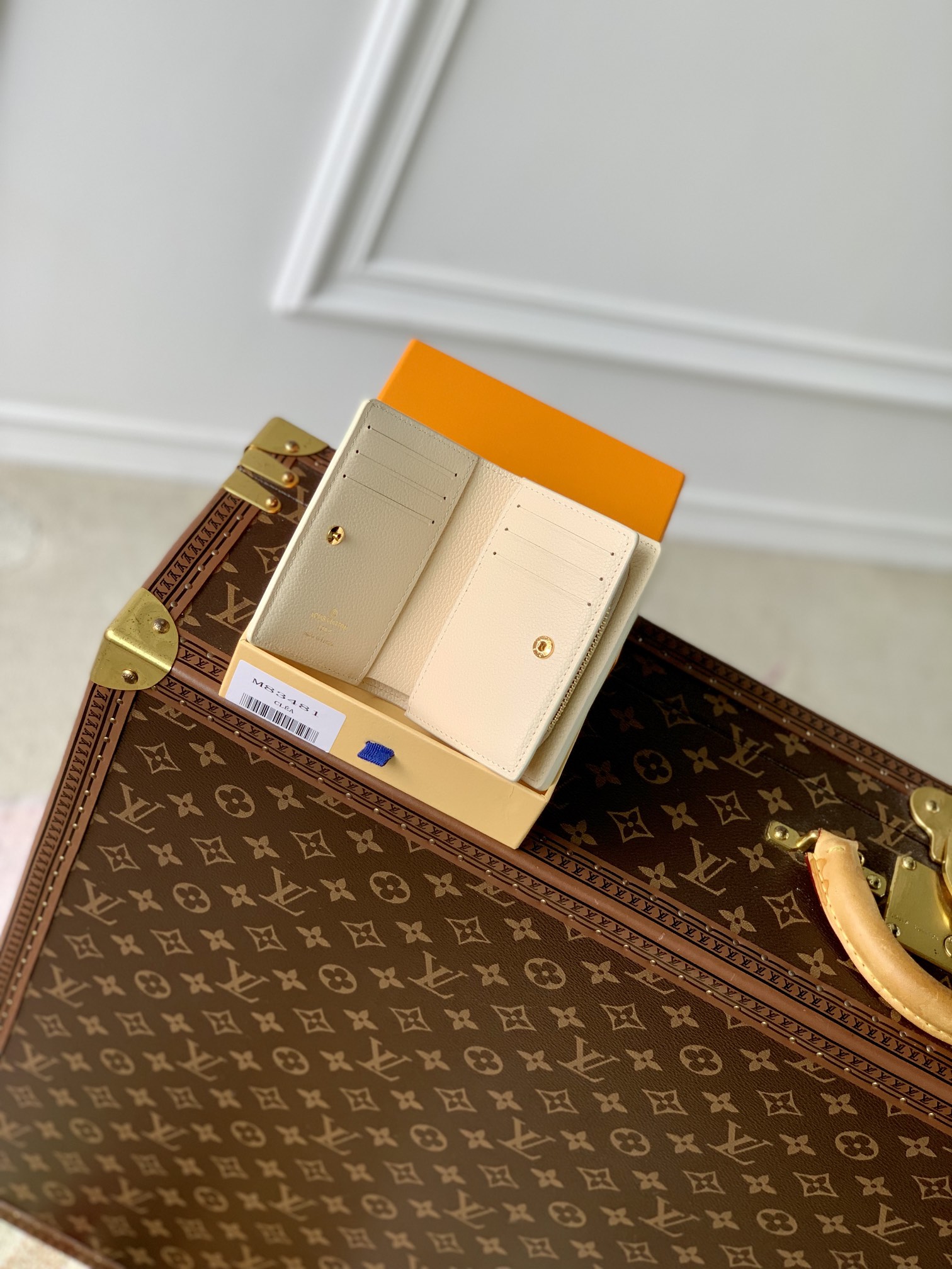 l0*is V*t0n cléa wallet-11*8.5*3.5cm