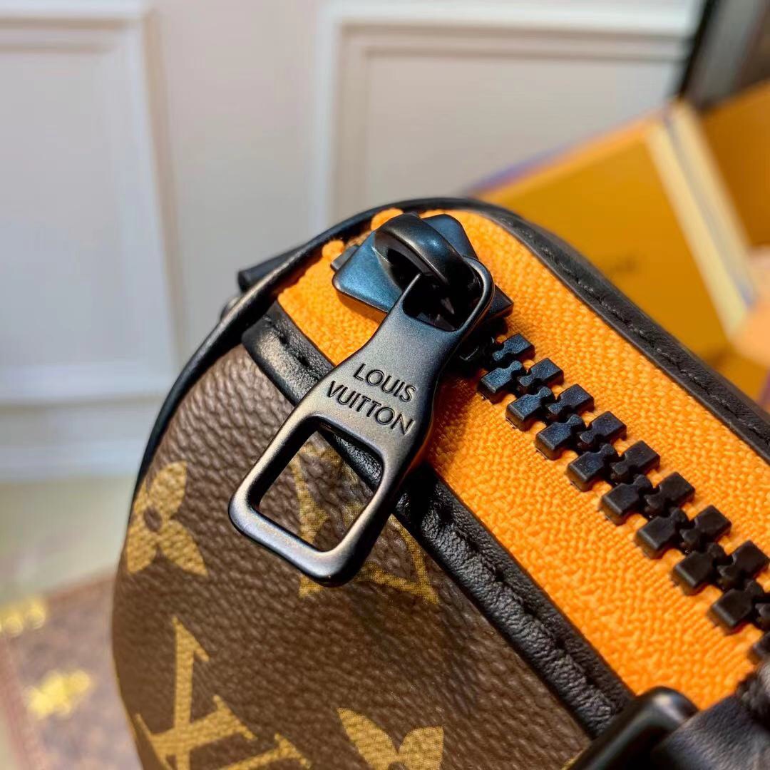 l0*is V*t0nzoooom with friends-21×10×12cm