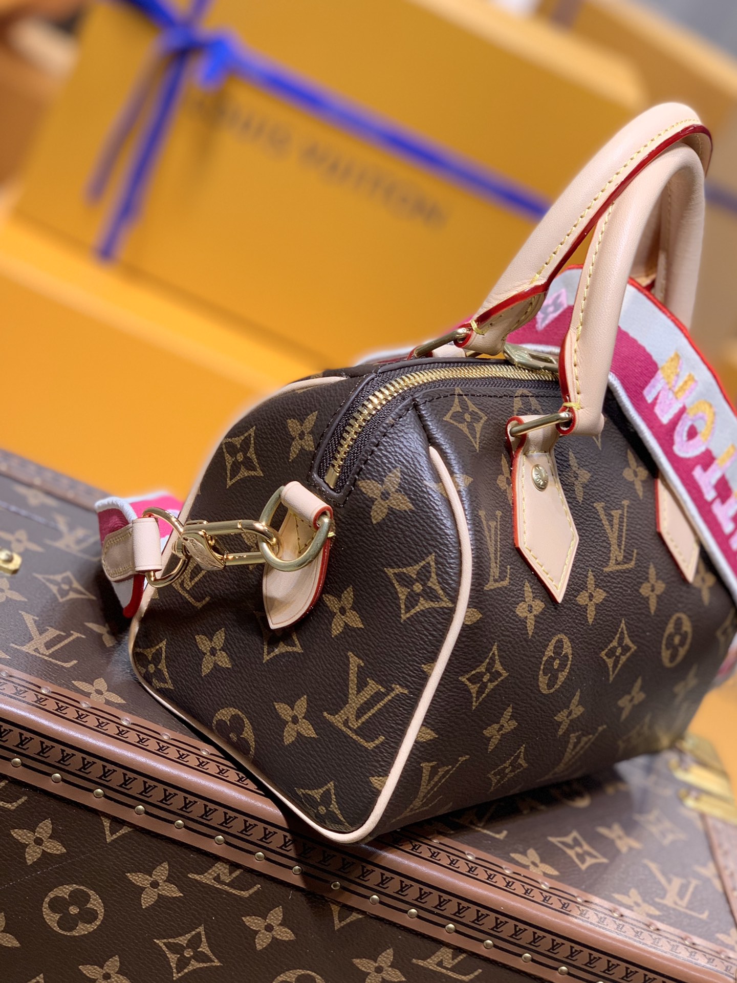 l0*is V*t0n speedy-m41114-20x 13.5x 11.5cm