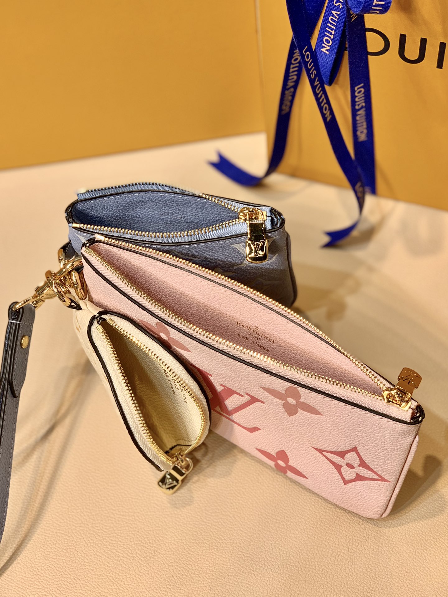 l0*is V*t0n by the pool pouch-20*12*3cm