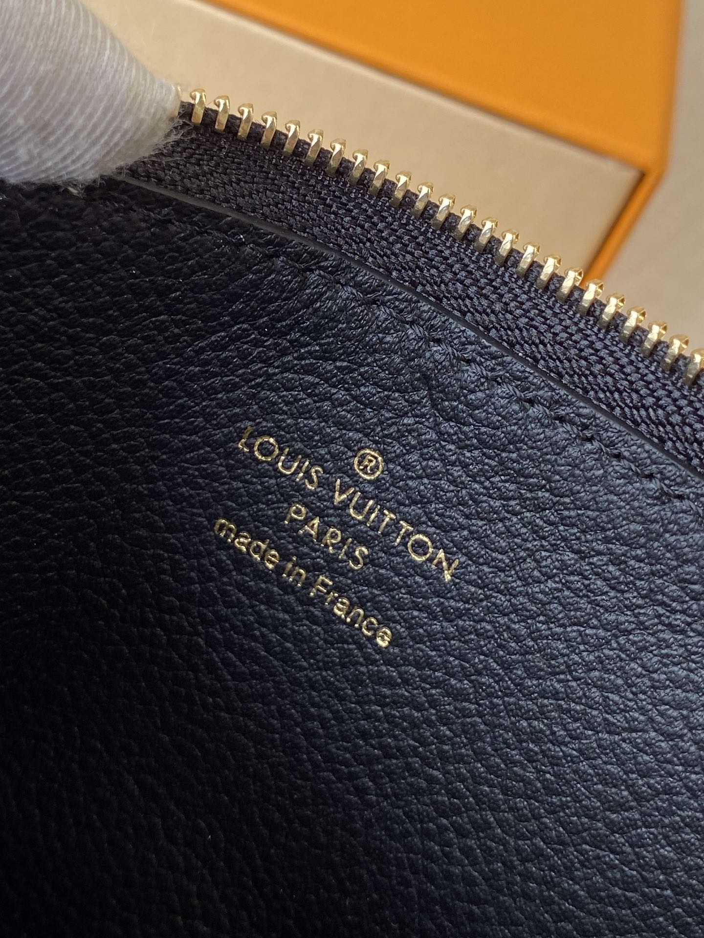 l0*is V*t0n card holder recto verso-13x8.5cm