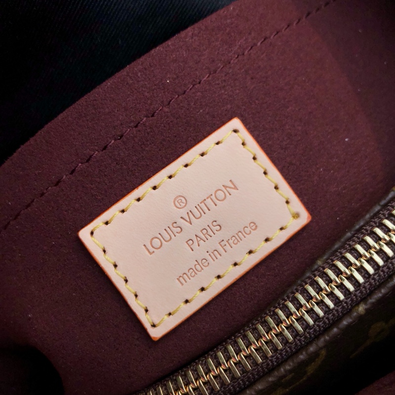 l0*is V*t0n montaigne mm-33*23*15cm