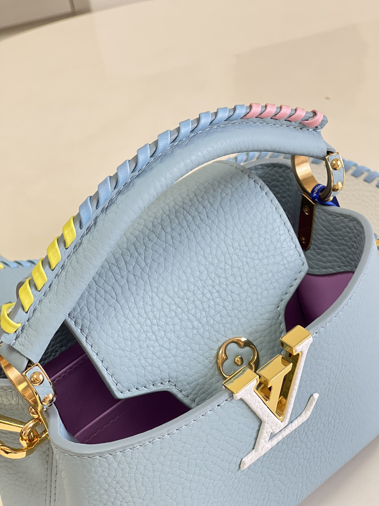 l0*is V*t0n capucines handlebag