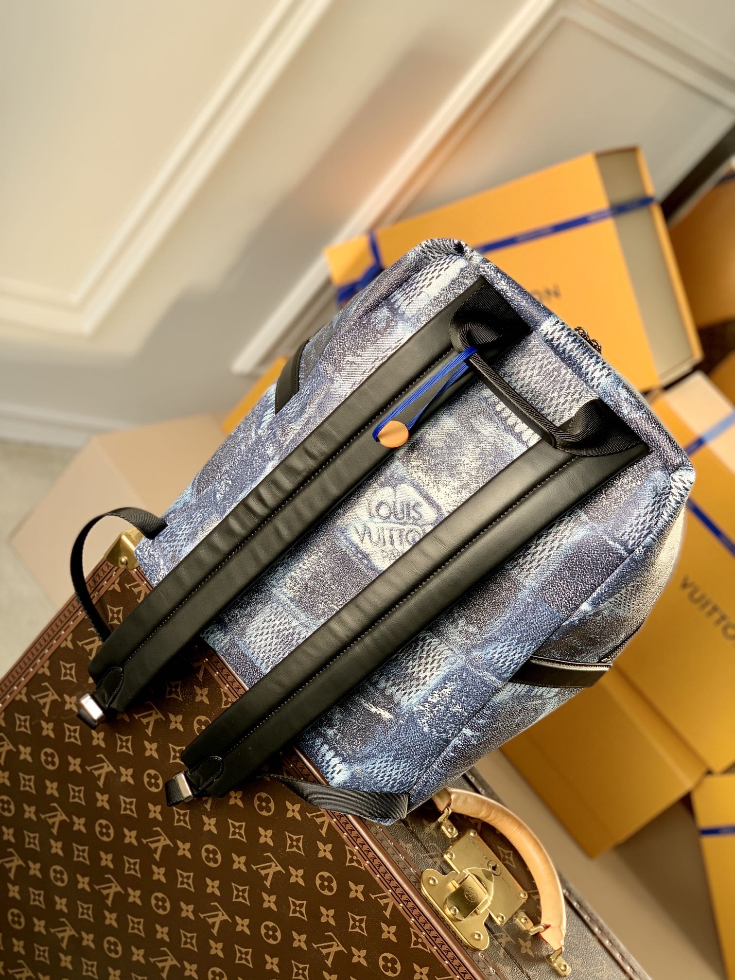 l0*is V*t0n discovery backpsck-37*40*20 cm