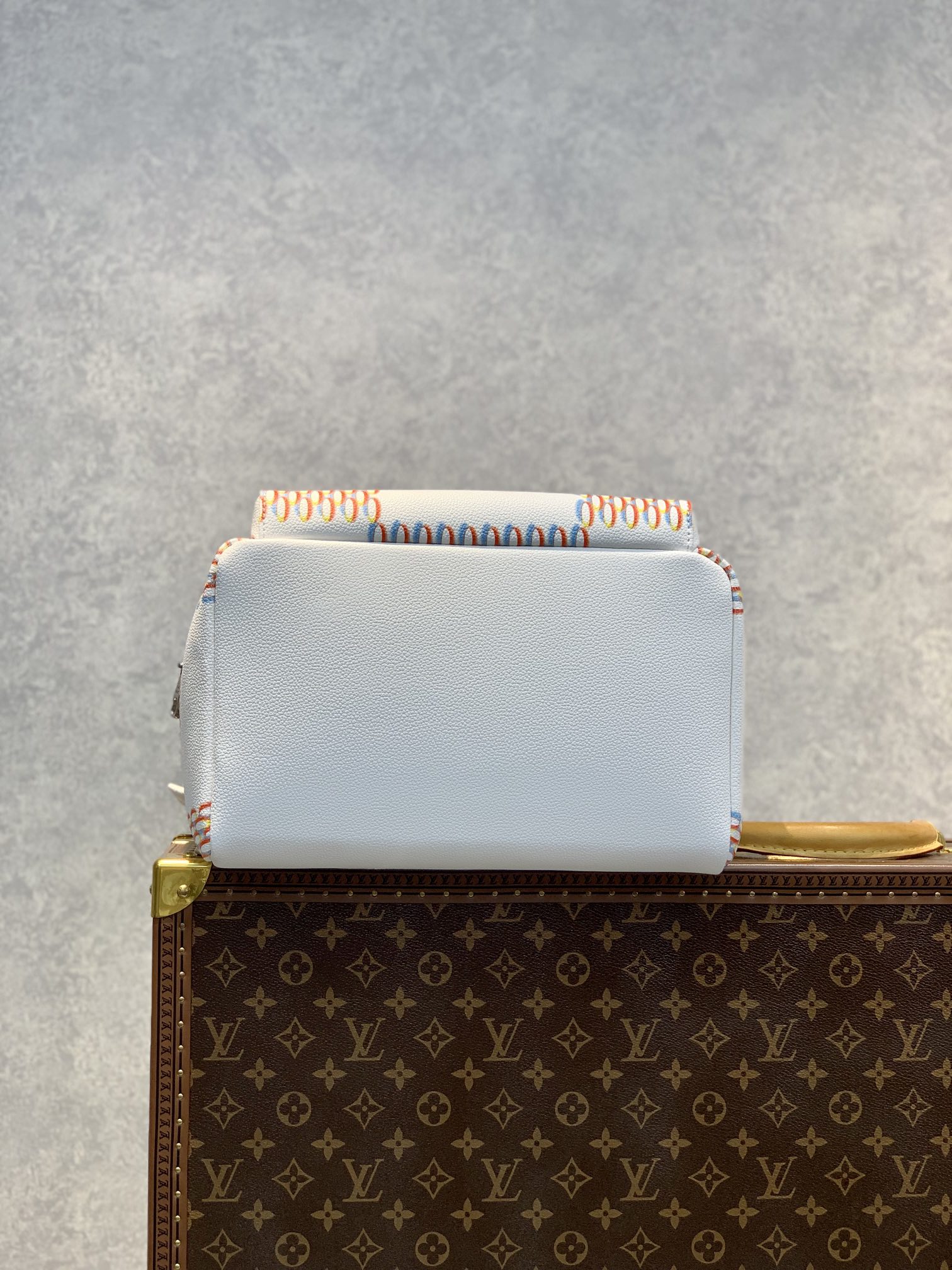 l0*is V*t0n racer backpsck-33*41*18cm