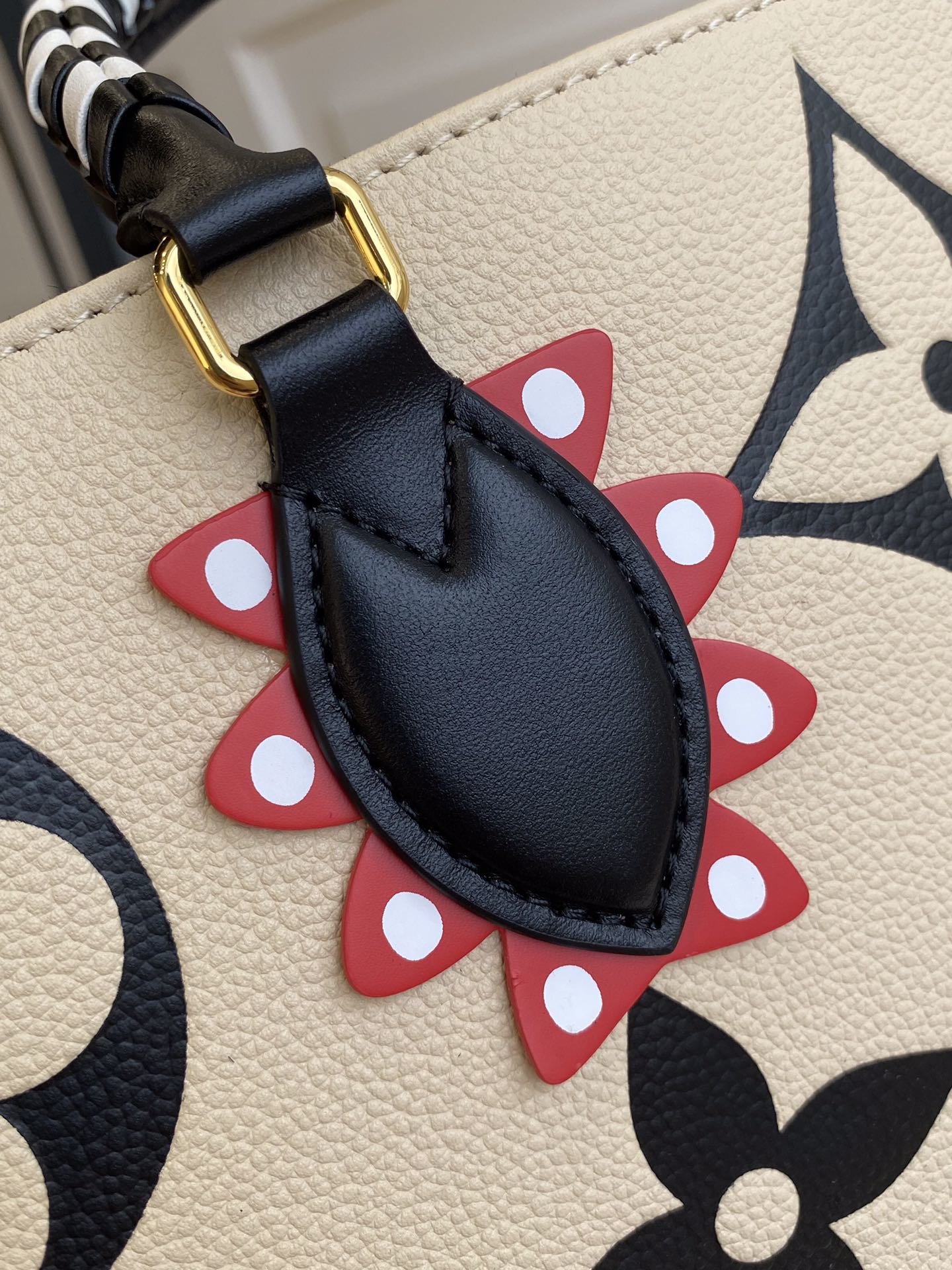 l0*is V*t0n onthego handbag-41*34*19cm