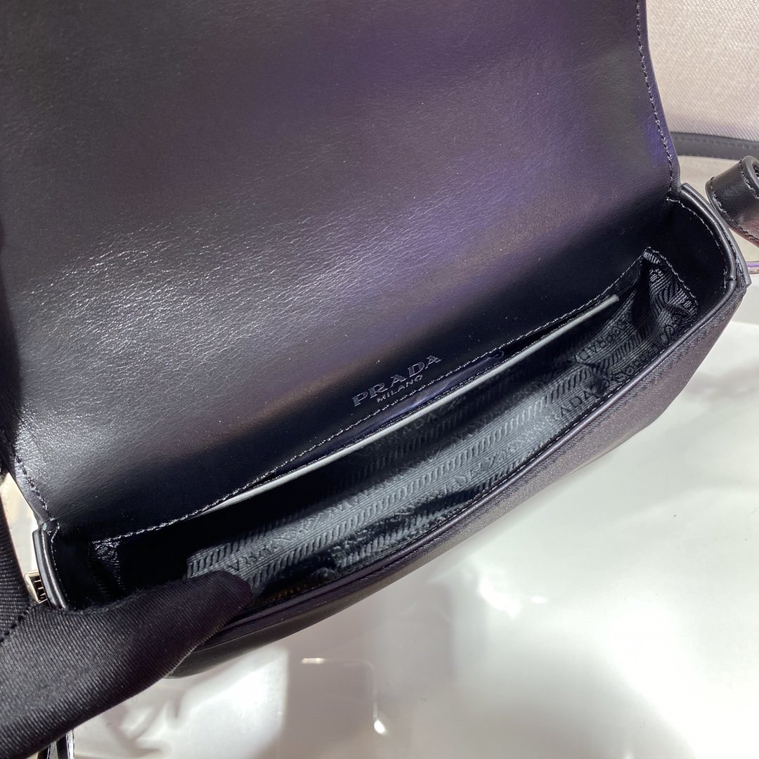 Pra*a chain bag 1bh171-21*16*6.5cm