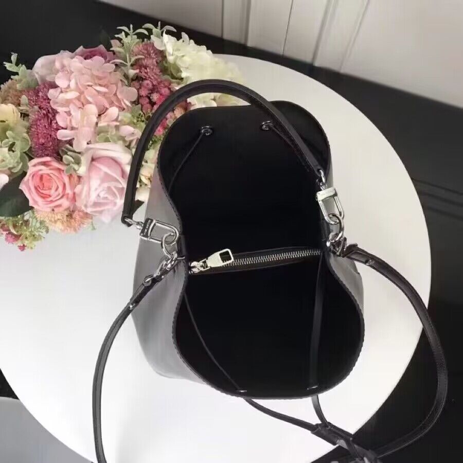 l0*is V*t0n néonoé bucket bag -24.27.15cm