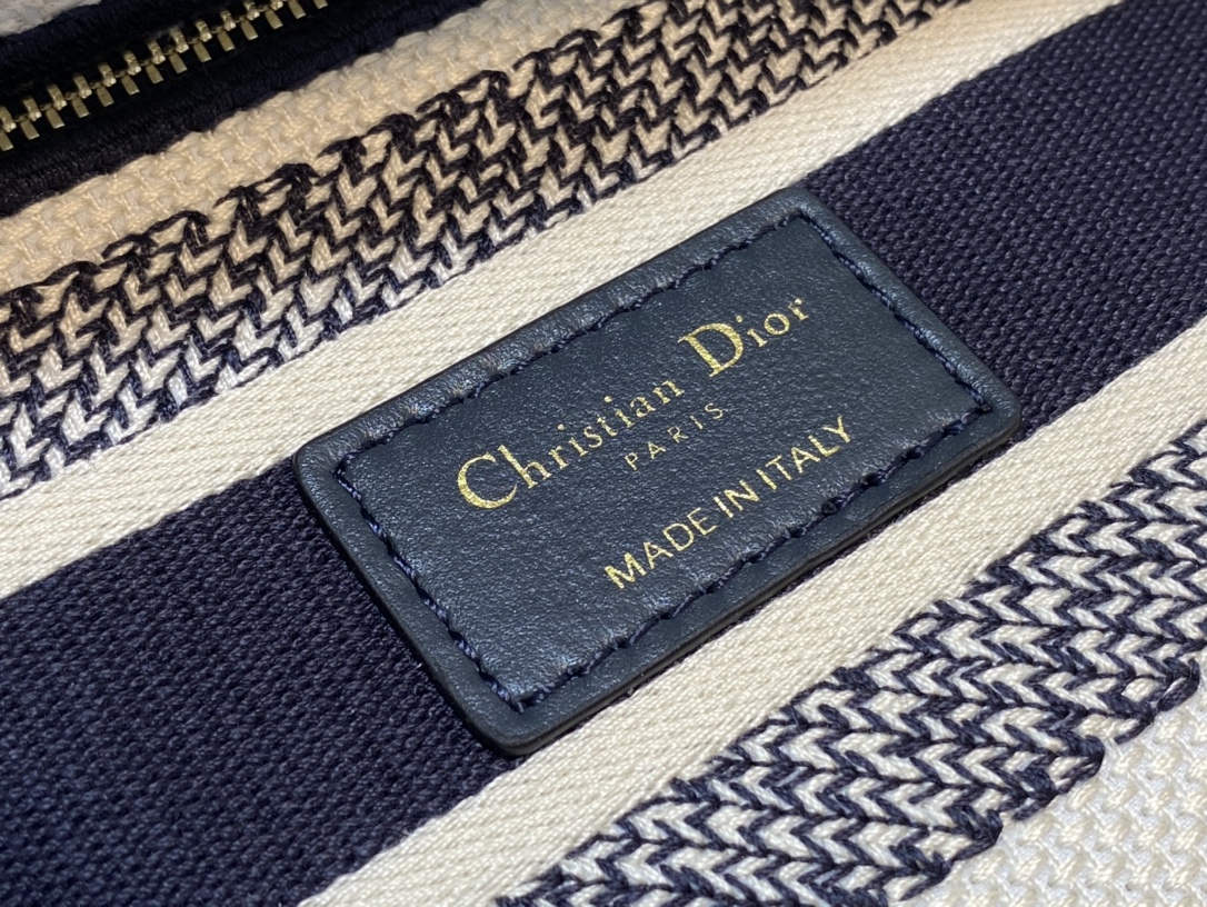 lady D*or handle bag-24cm