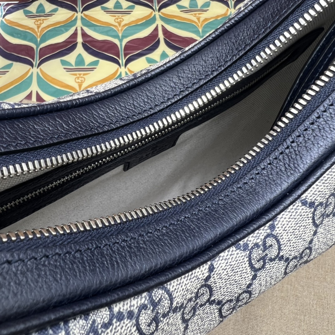 G*u*i attache large shoulder bag-35*32*6cm