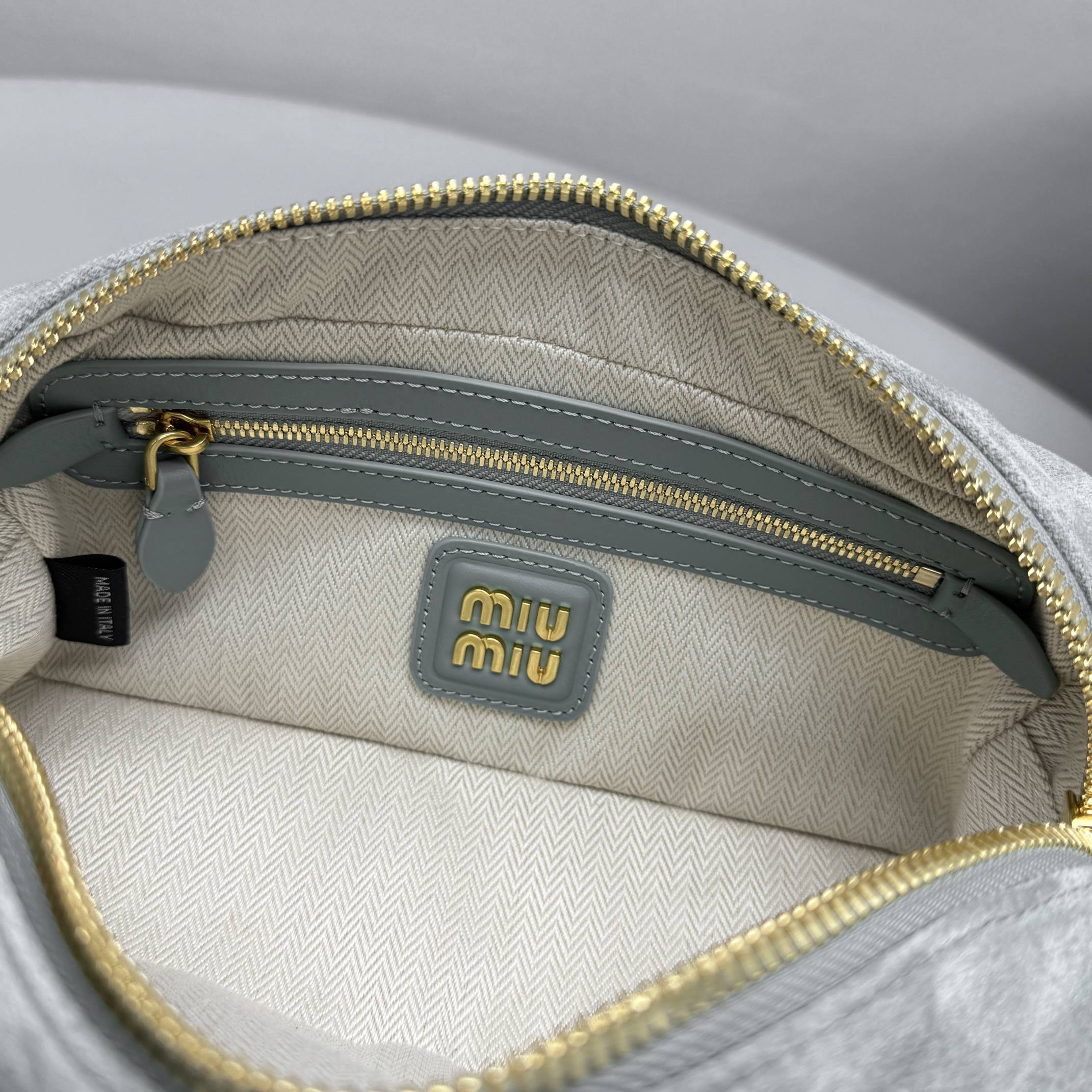 M1um1u Top Handbags-22X10.5X7.5CM