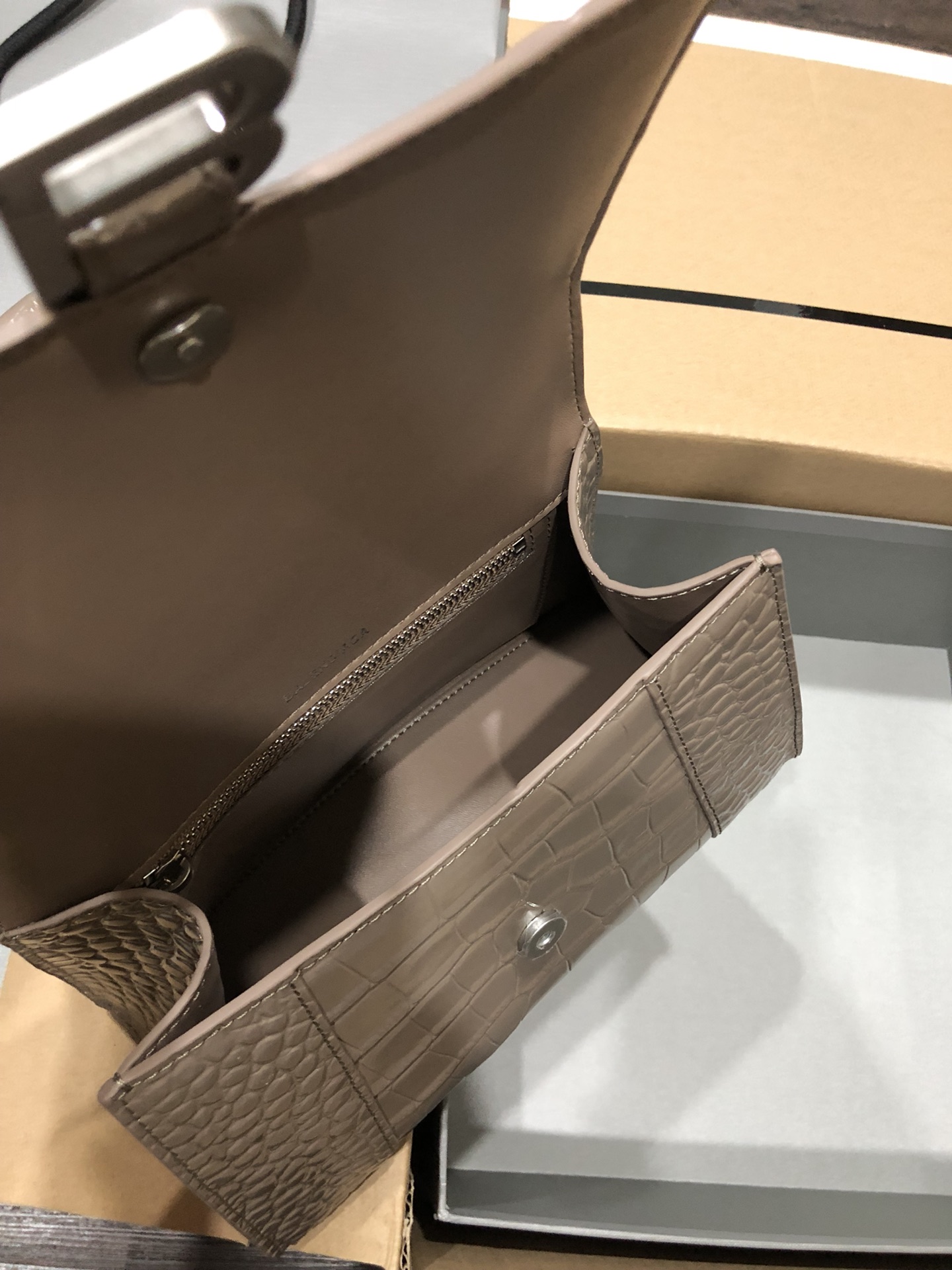 Ba*len*cia*ga hourglass bag-23x10x24cm