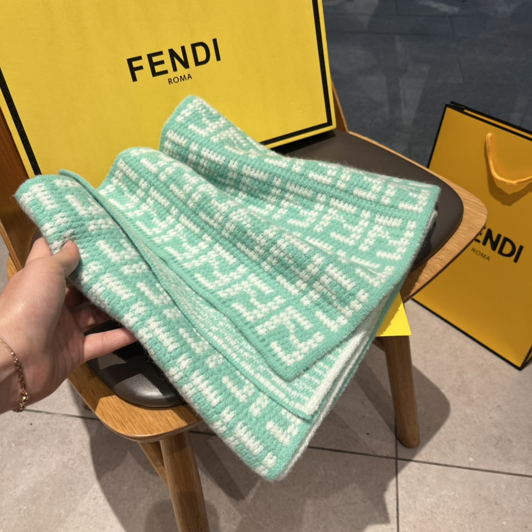 F**di scarf-31*180cm