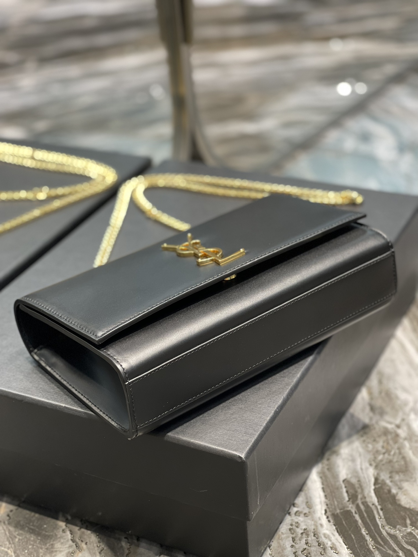 Y*L kate medium in smooth leather-24*14.5*5.5cm