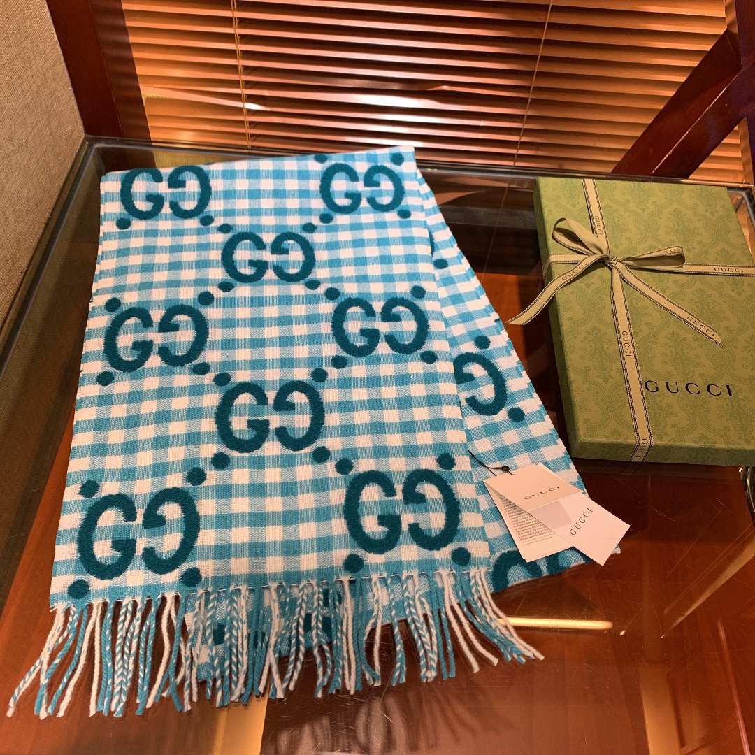 G*u*i scarf-35*240cm