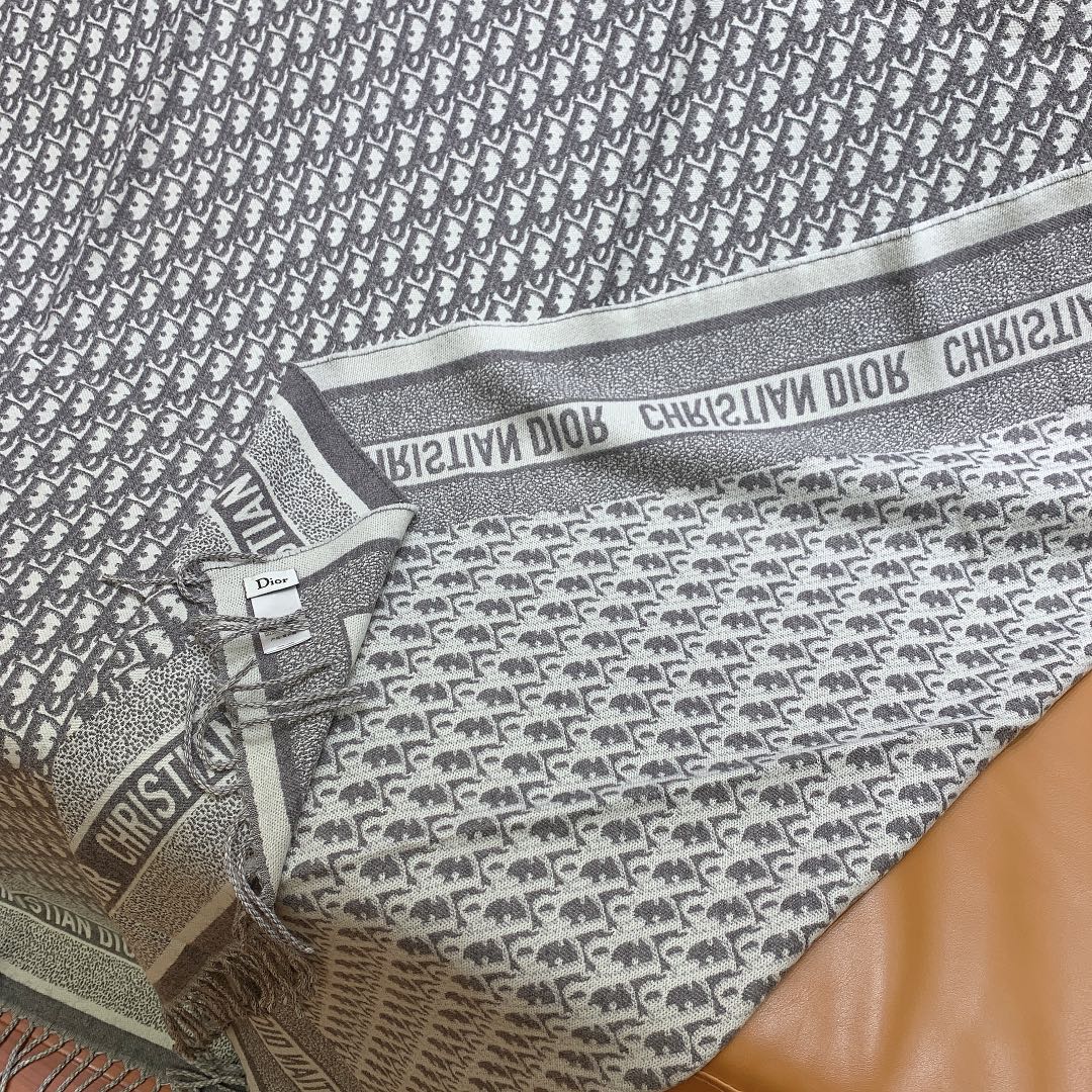 D*or printed shawl-140 x 140cm