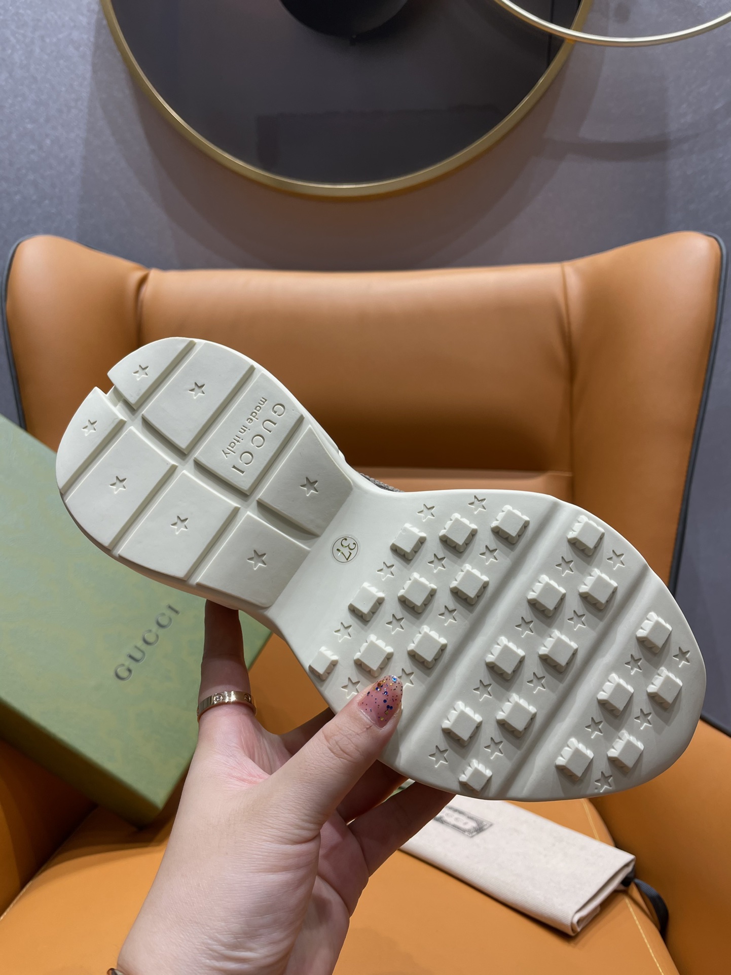 G*u*i rhyton leather sneaker