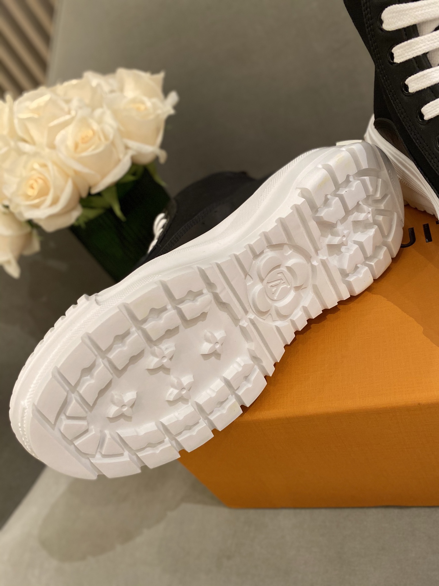 l0*is V*t0n sneakers(eu35-41)