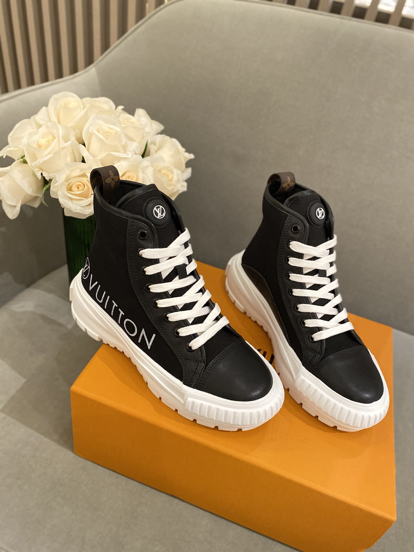 l0*is V*t0n sneakers(eu35-41)