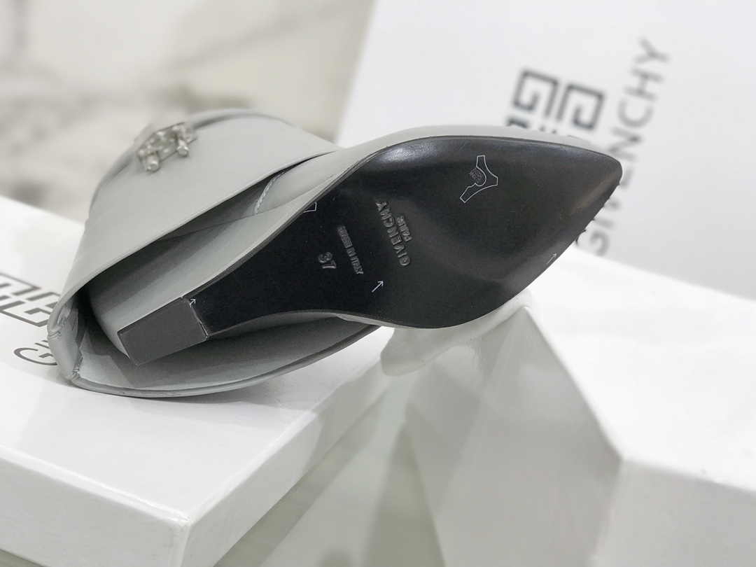 G1uenchy boots(eu35-42)