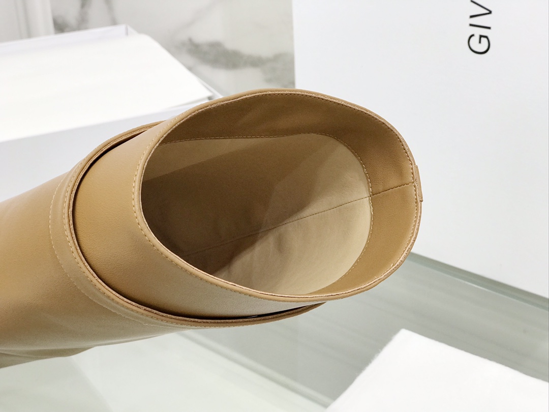 G1uenchy boots(eu35-42)