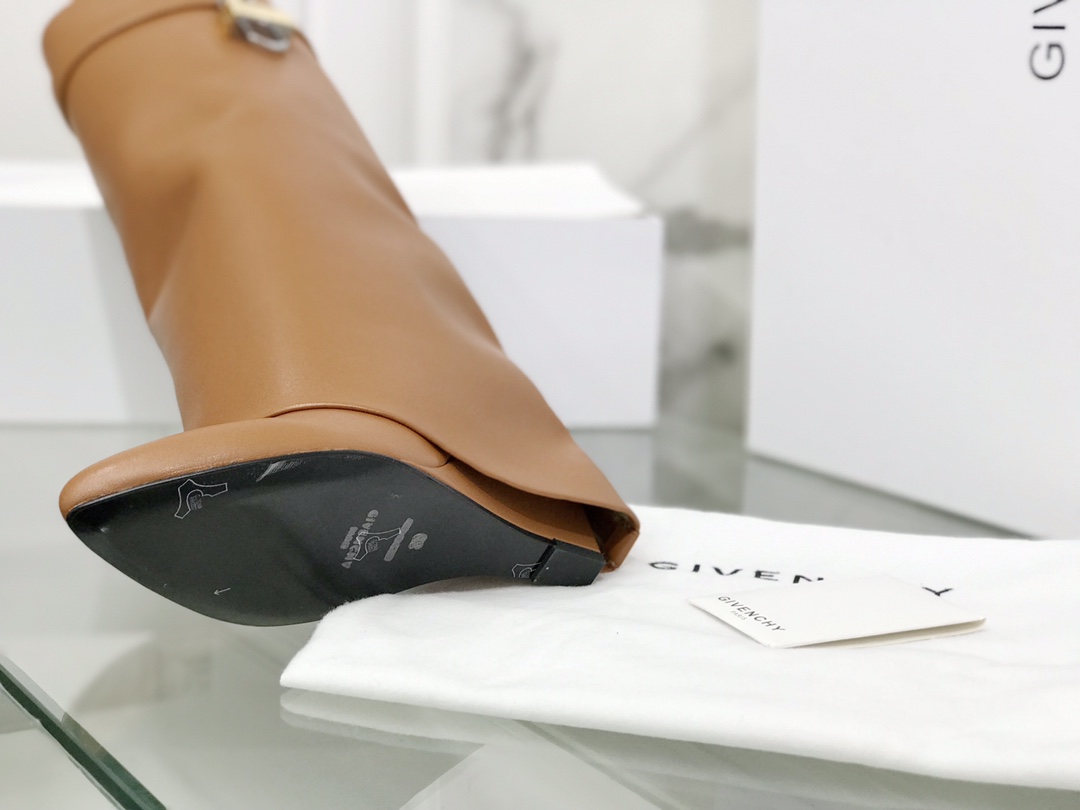 G1uenchy boots(eu35-42)