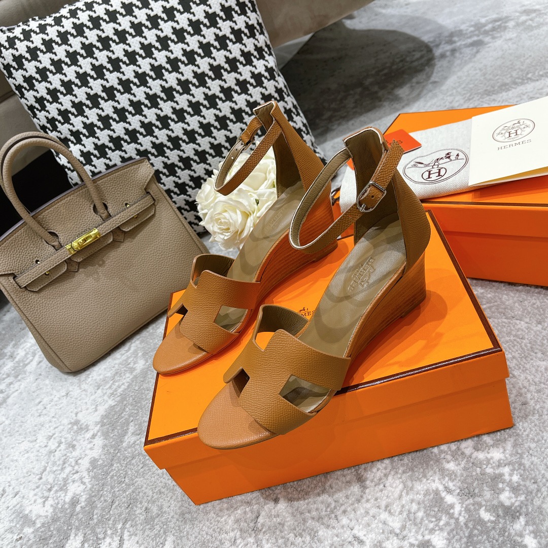 H**mes sandals
