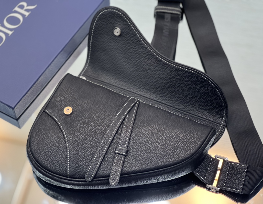 D*or saddle bag-20 x 28.6 x 5cm