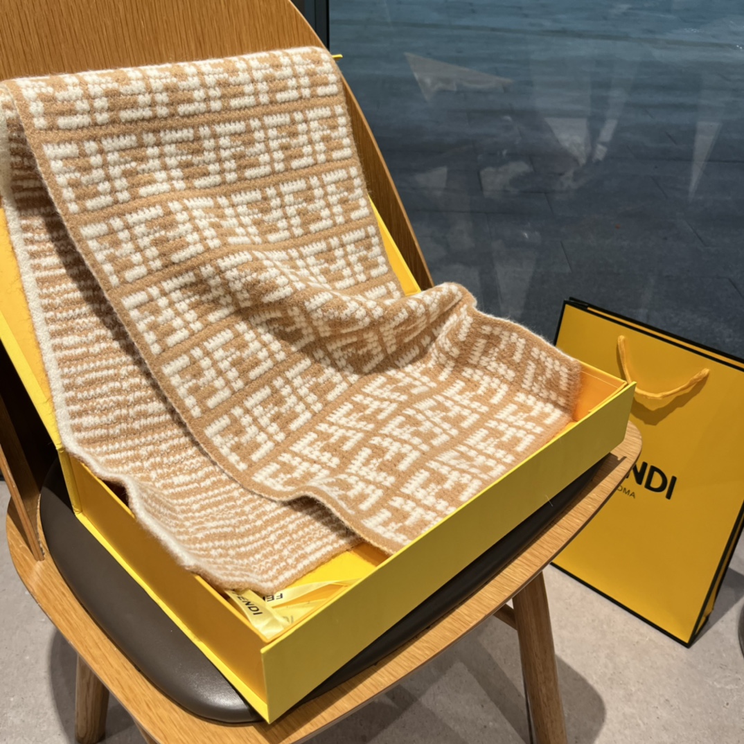 F**di scarf-31*180cm