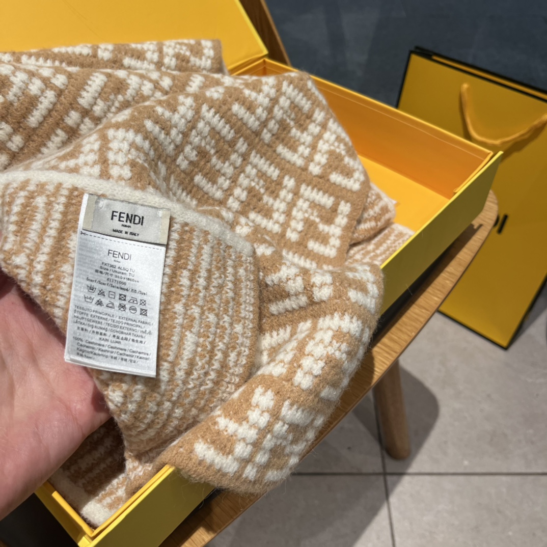 F**di scarf-31*180cm