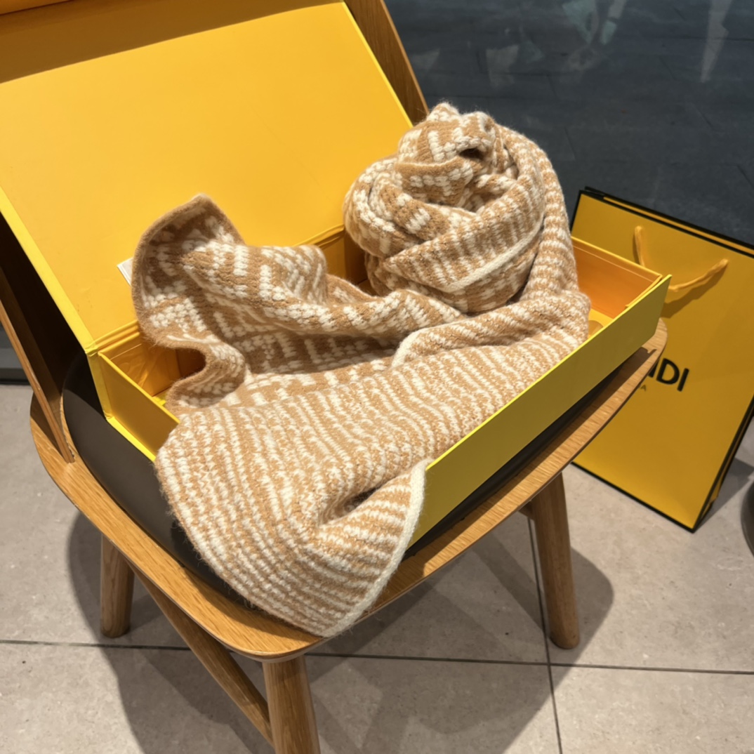 F**di scarf-31*180cm