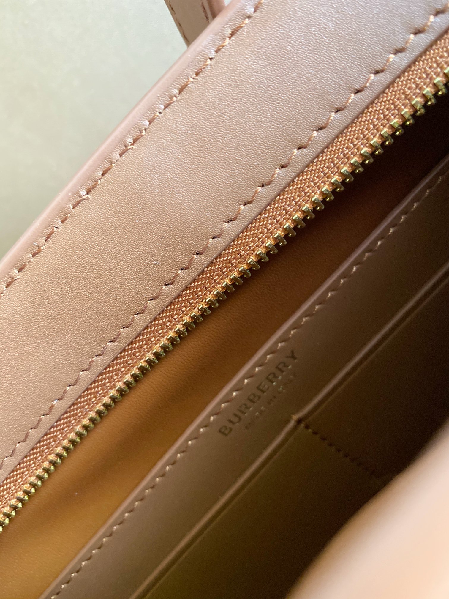 B**rry thomas B**rry bag-28 x 5 x 14cm