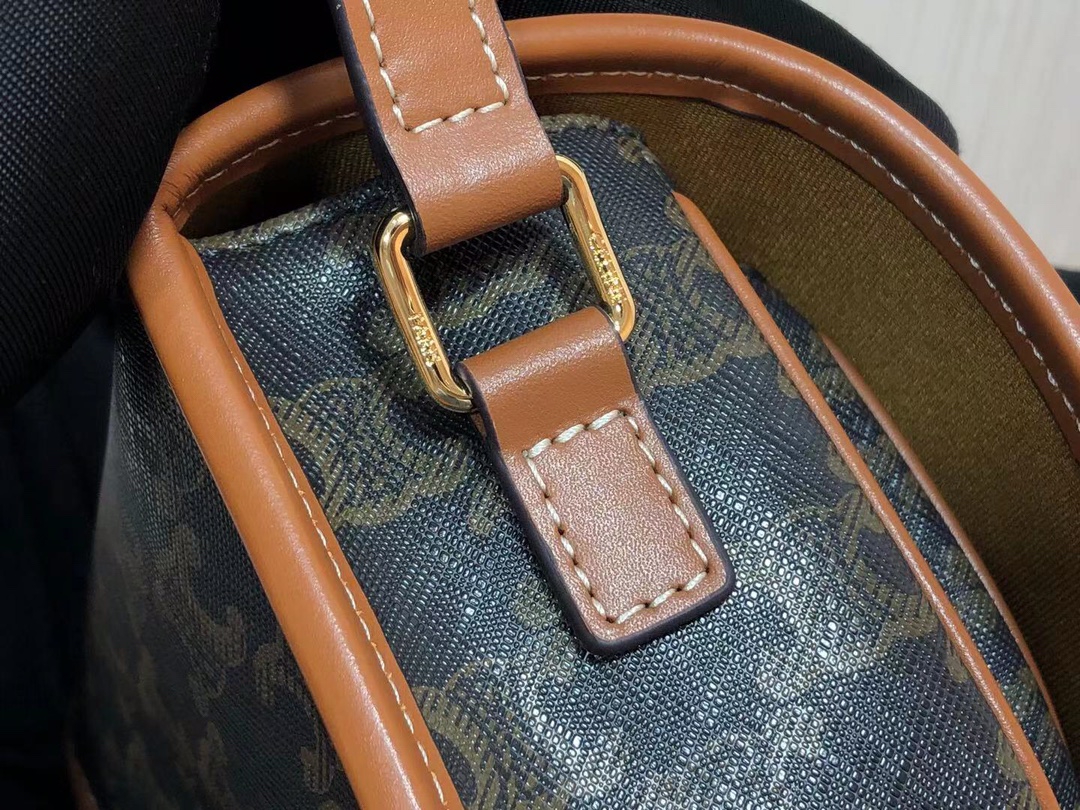 Celin Folco Triomphe Bag-18 X 17 X 6.CM