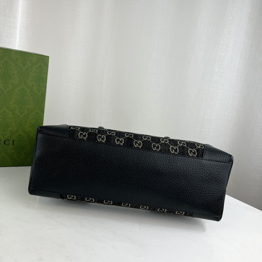 G*u*i top handle-38*28*14cm