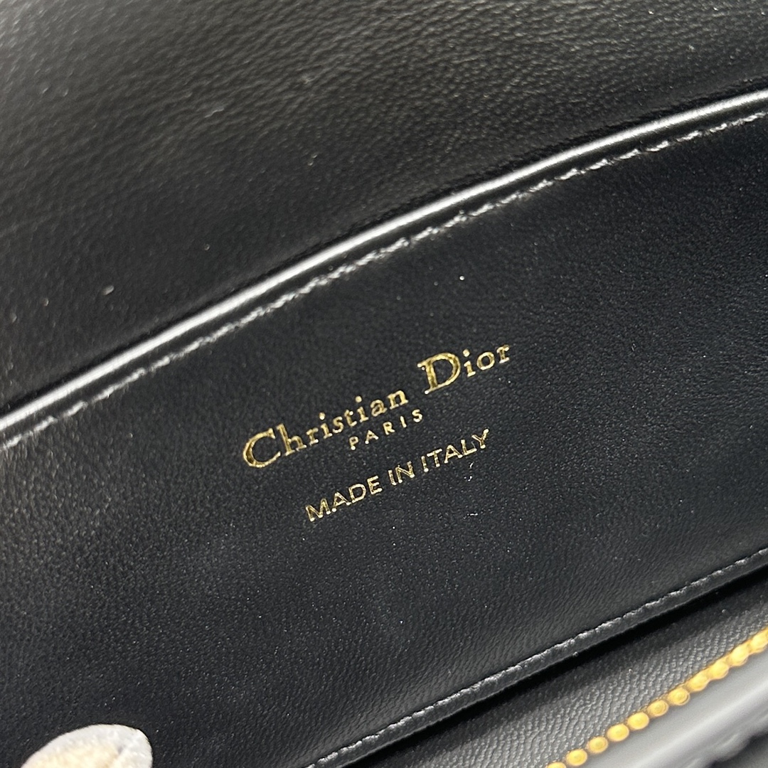 D*or miss D*or allover bag-22*11*6cm