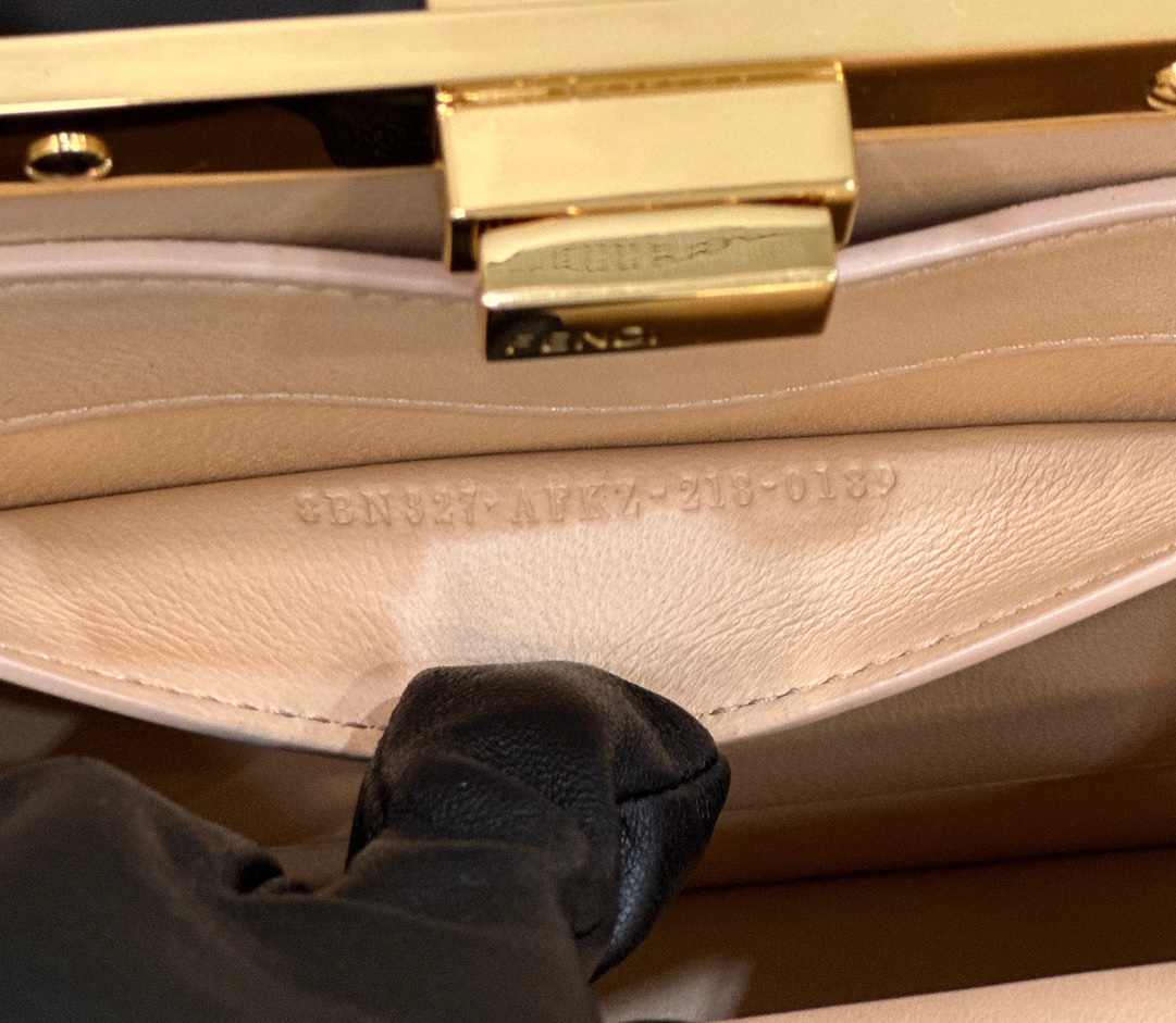 F**di peekaboo i see u bag-29*12*18.5cm