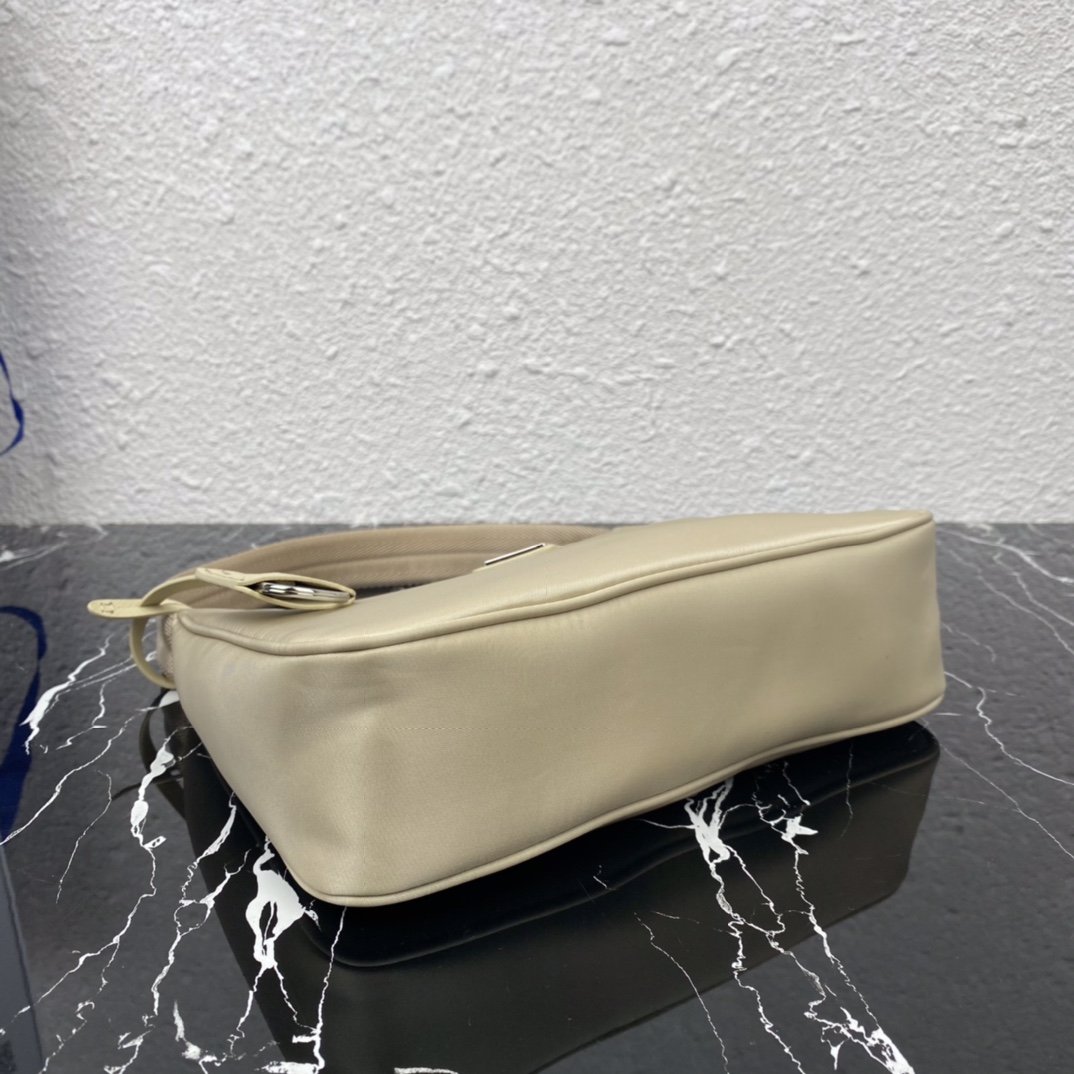 Pra*a 1ne515 nylon hobo bag-23*13*5cm